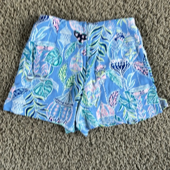 Lilly Pulitzer Shorts - Picture 3 of 4